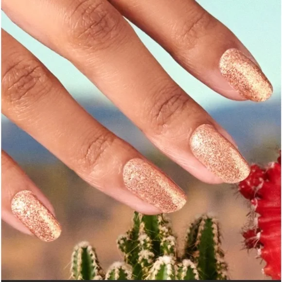 Color Street | Mojave Gold, a gold glitter, hard to find - retired set - Picture 4 of 10